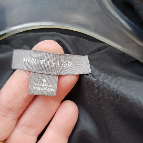 Elegant Black Women's Pantsuit - Picture 10 of 10